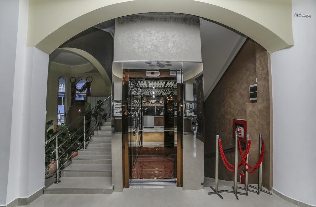 Hotel Golden Spirit Бэиле-Еркулане Экстерьер фото