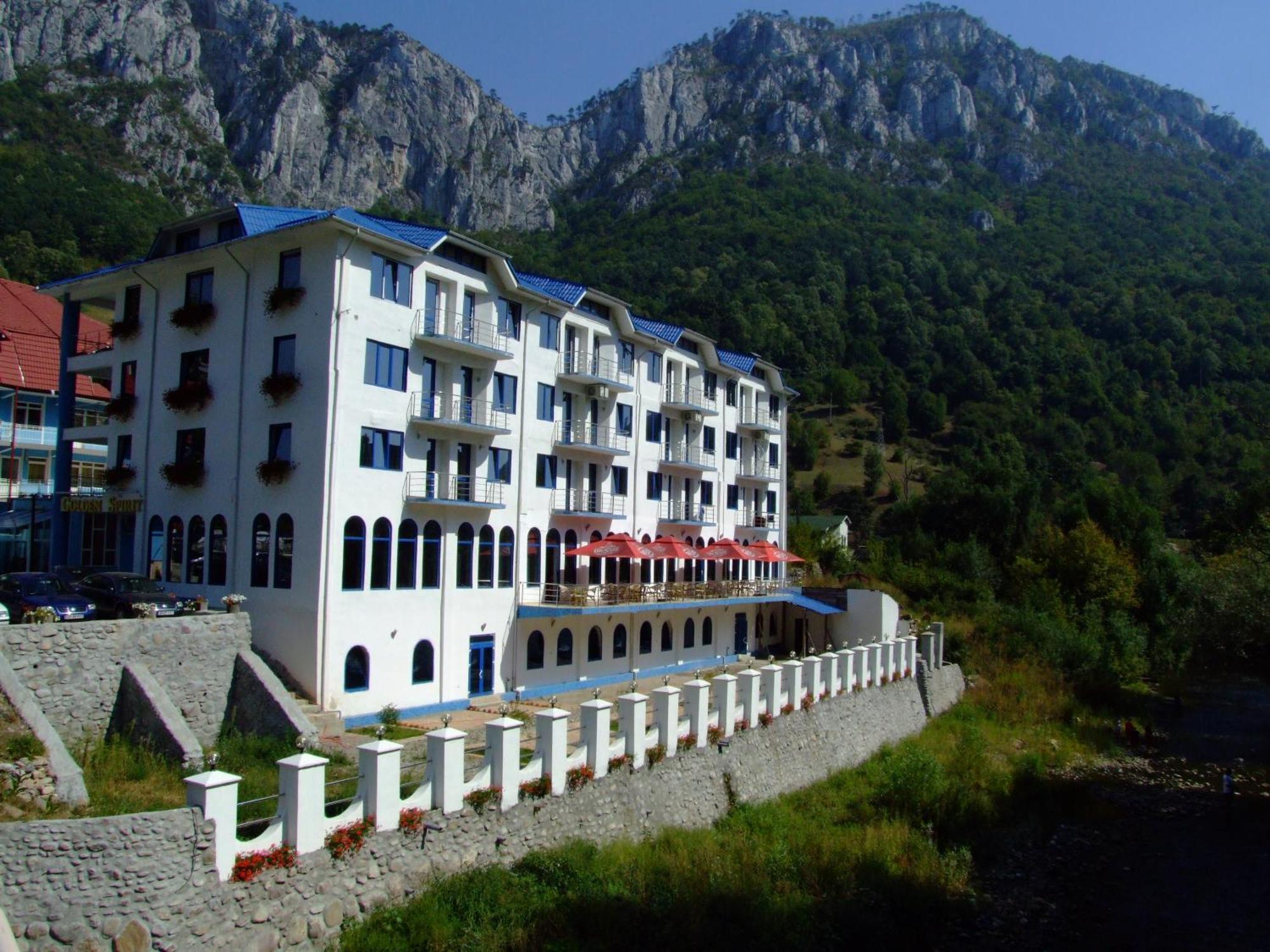 Hotel Golden Spirit Бэиле-Еркулане Экстерьер фото