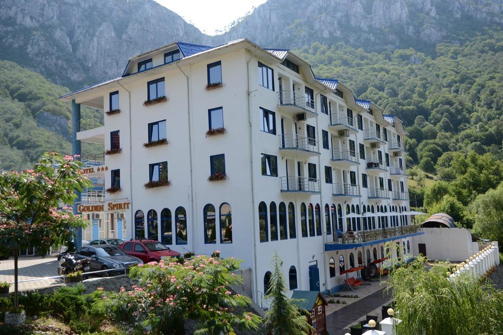 Hotel Golden Spirit Бэиле-Еркулане Экстерьер фото