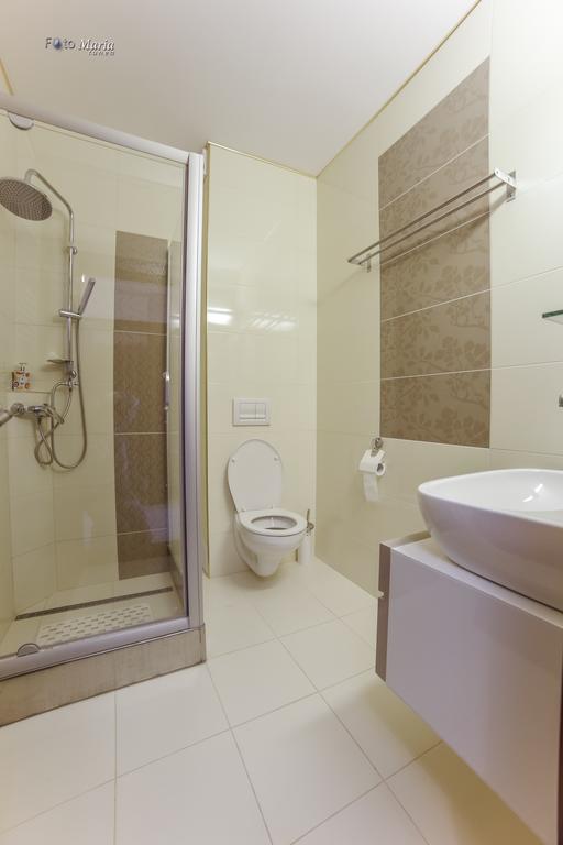 Hotel Golden Spirit Бэиле-Еркулане Номер фото