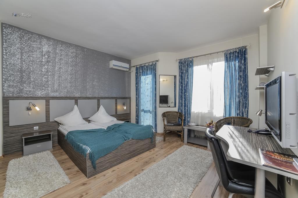 Hotel Golden Spirit Бэиле-Еркулане Номер фото