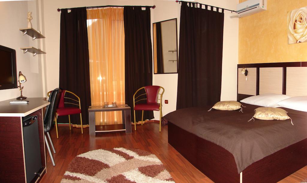 Hotel Golden Spirit Бэиле-Еркулане Номер фото