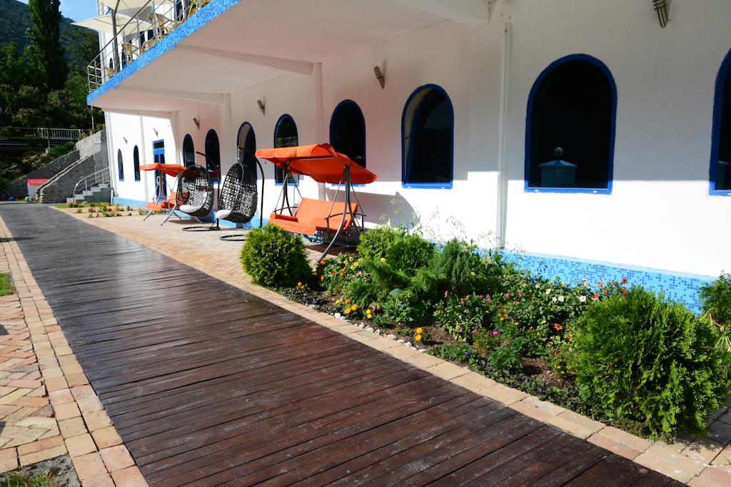 Hotel Golden Spirit Бэиле-Еркулане Экстерьер фото